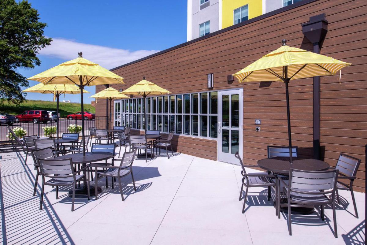 Hilton Garden Inn Kansas City Airport Mo - image 2