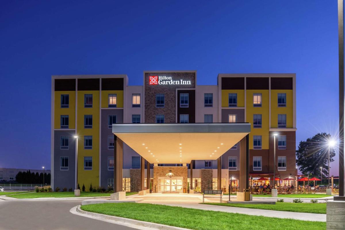 Hilton Garden Inn Kansas City Airport Mo - image 3
