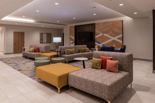 Hilton Garden Inn Kansas City Airport Mo - image 7