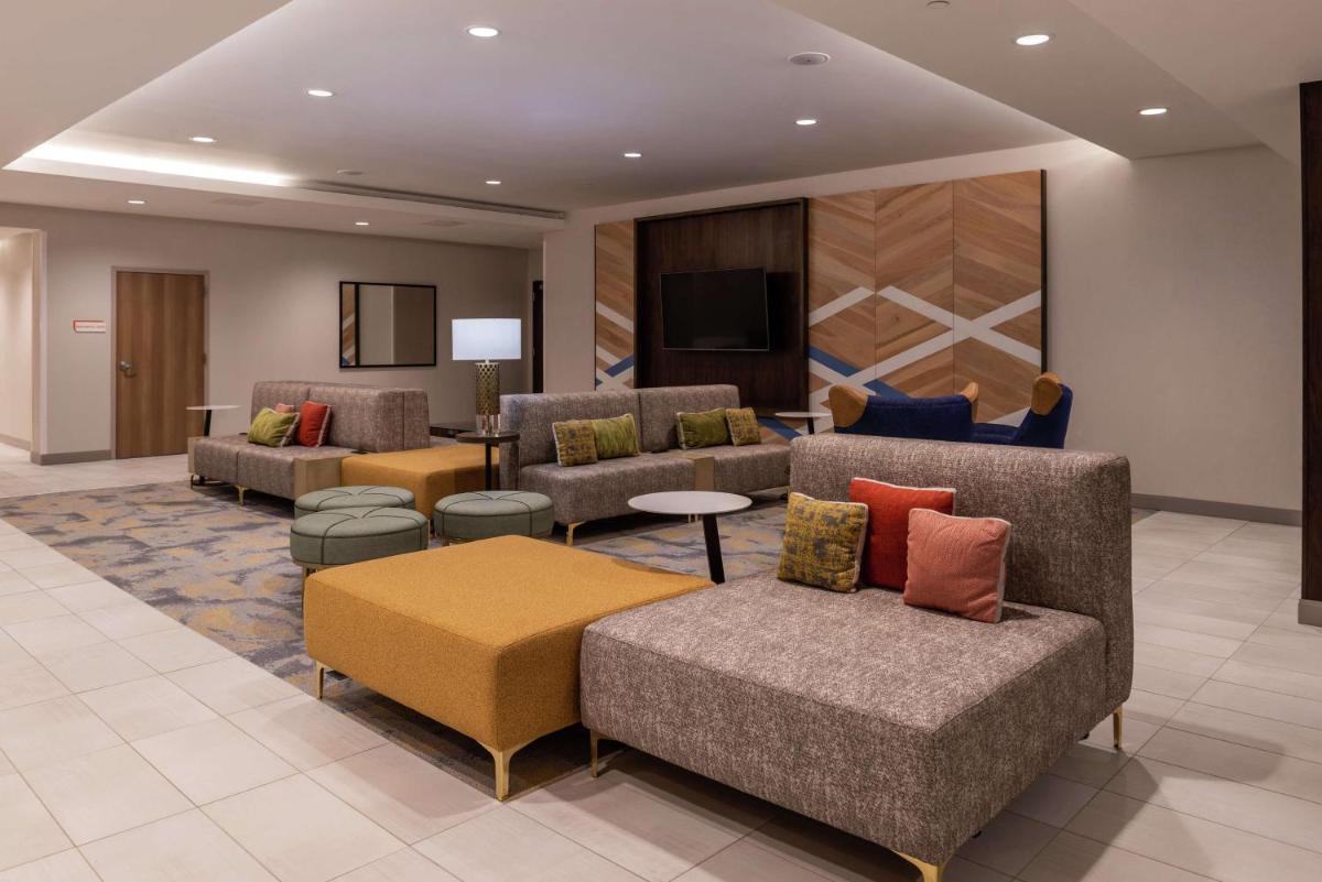Hilton Garden Inn Kansas City Airport Mo - image 7