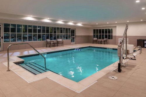 Hilton Garden Inn Kansas City Airport Mo - image 8