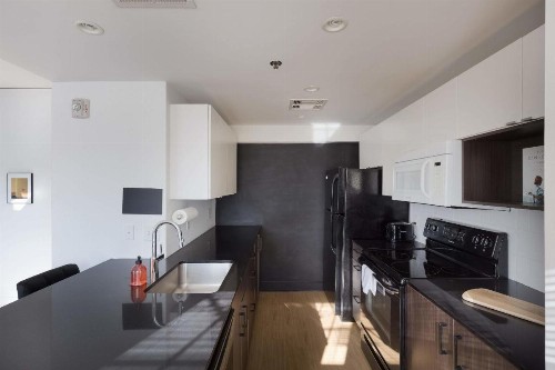 Comfy MW 1BR with Gym & WD by Zencity - image 9
