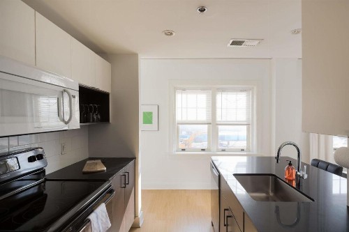 Comfy MW 1BR with Gym & WD by Zencity - image 5