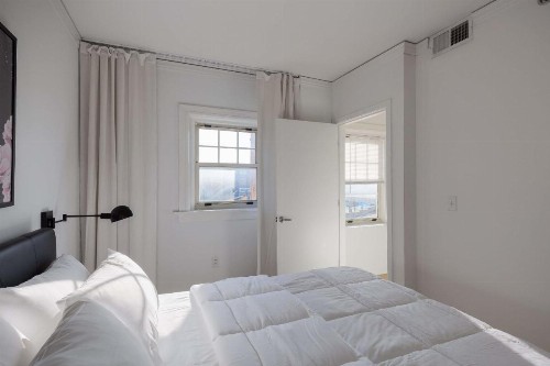 Comfy MW 1BR with Gym & WD by Zencity - image 6