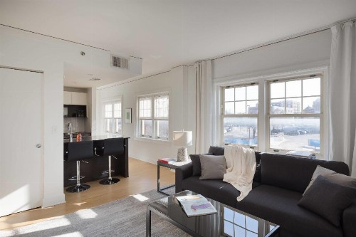 Comfy MW 1BR with Gym & WD by Zencity - image 8