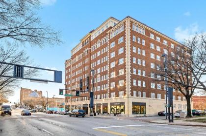 Comfy MW 1BR with Gym & WD by Zencity - image 9