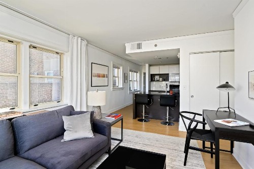 Comfy MW 1BR with Gym & WD by Zencity - image 5