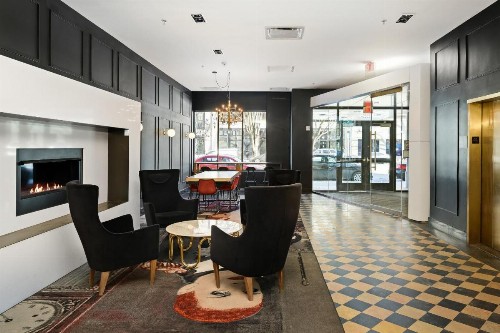 Comfy MW 1BR with Gym & WD by Zencity - image 8