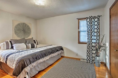 Pet-Friendly Getaway with Yard - 12Mi to Downtown KC - image 10
