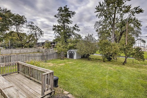 Pet-Friendly Getaway with Yard - 12Mi to Downtown KC - image 11