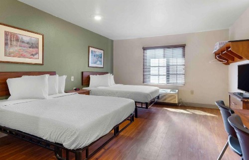 WoodSpring Suites Kansas City South - image 25