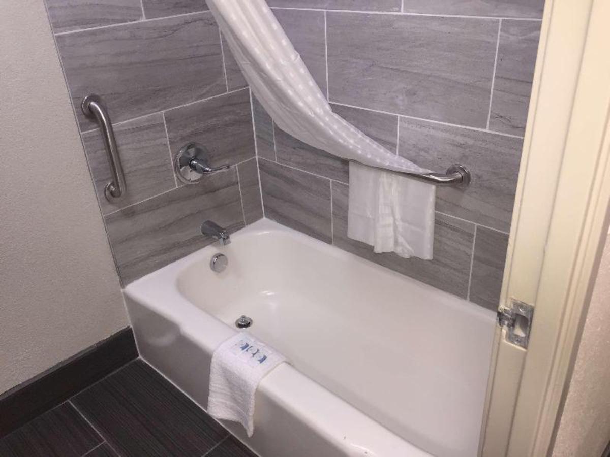 SureStay Plus Hotel by Best Western Kansas City Airport - image 5