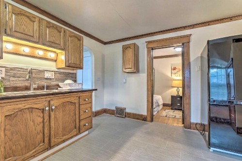 Pet-Friendly Escape 4 Mi to Dtwn Kansas City - image 13