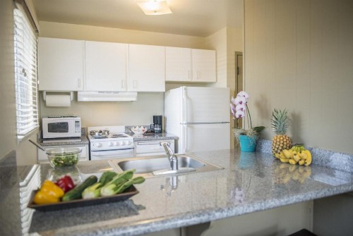 Plantation Hale Suites - image 14