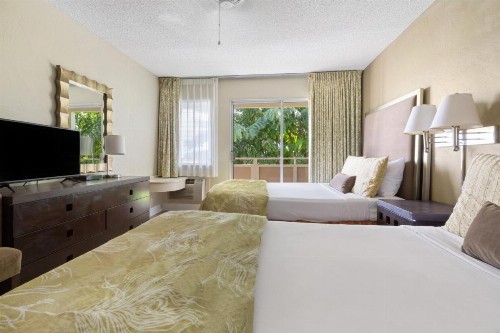 Plantation Hale Suites - image 3