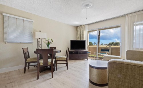 Plantation Hale Suites - image 7