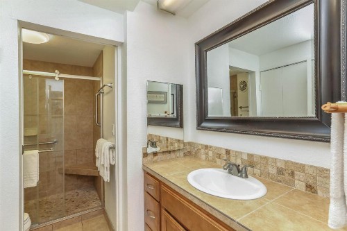 Kapaa Shore Resort #202 - image 10