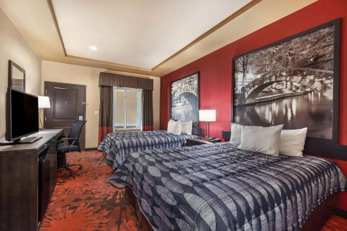 Super 8 by Wyndham Karnes City - image 17