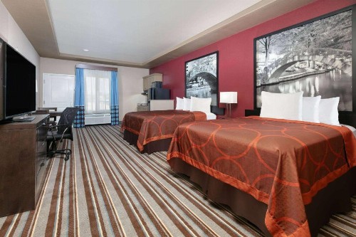 Super 8 by Wyndham Karnes City - image 36