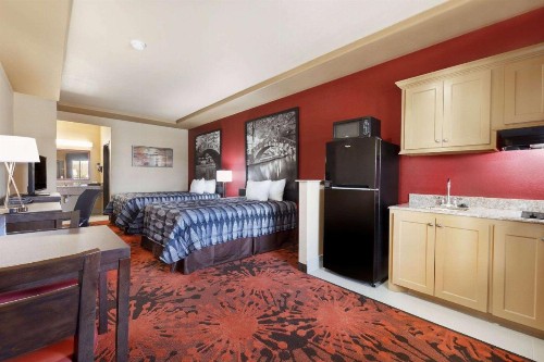 Super 8 by Wyndham Karnes City - image 37