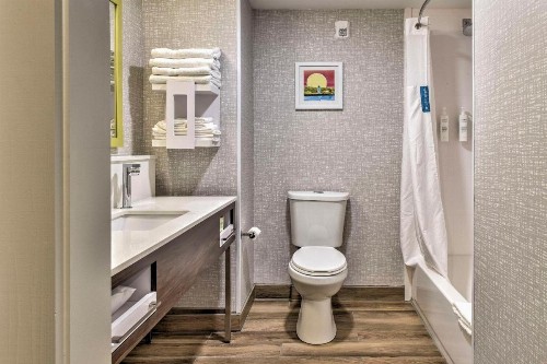 Hampton Inn & Suites Keene - image 21
