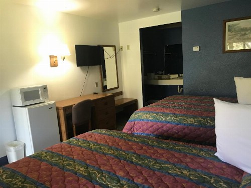 Creekside Lodge - image 4