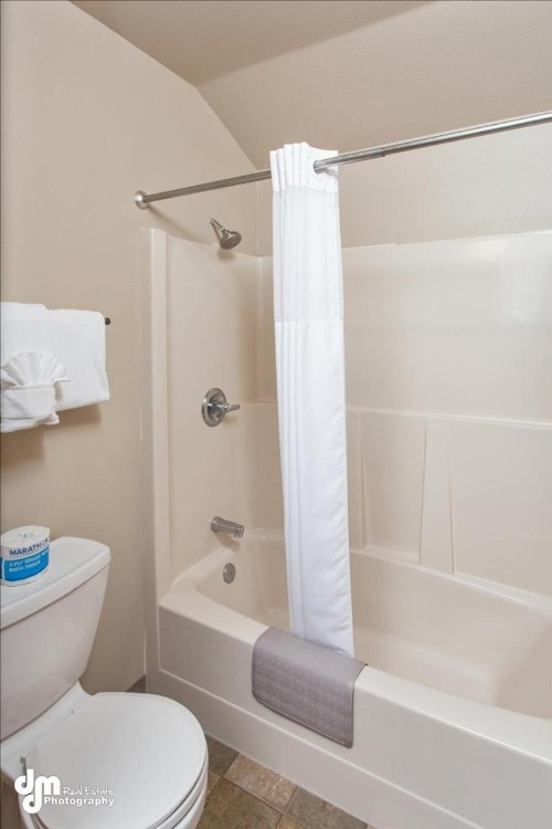 Kenai Airport Hotel - image 16