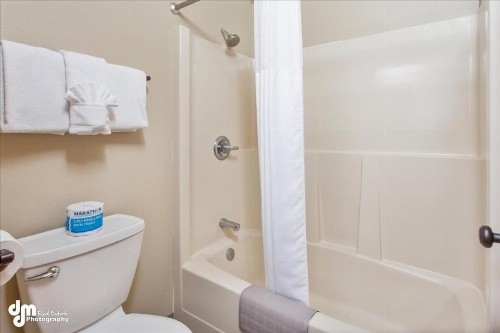 Kenai Airport Hotel - image 17