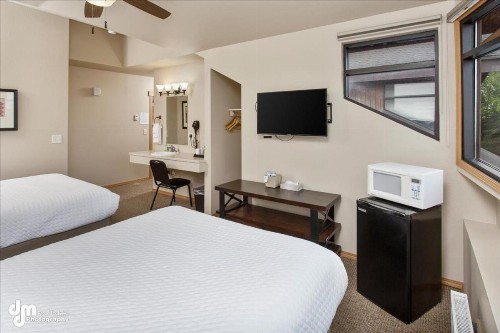 Kenai Airport Hotel - image 20