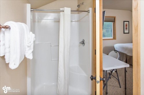 Kenai Airport Hotel - image 26
