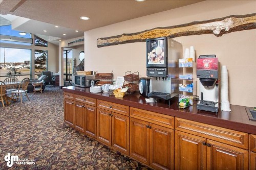 Kenai Airport Hotel - image 31