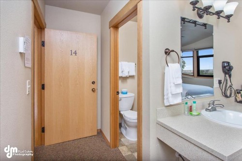 Kenai Airport Hotel - image 32