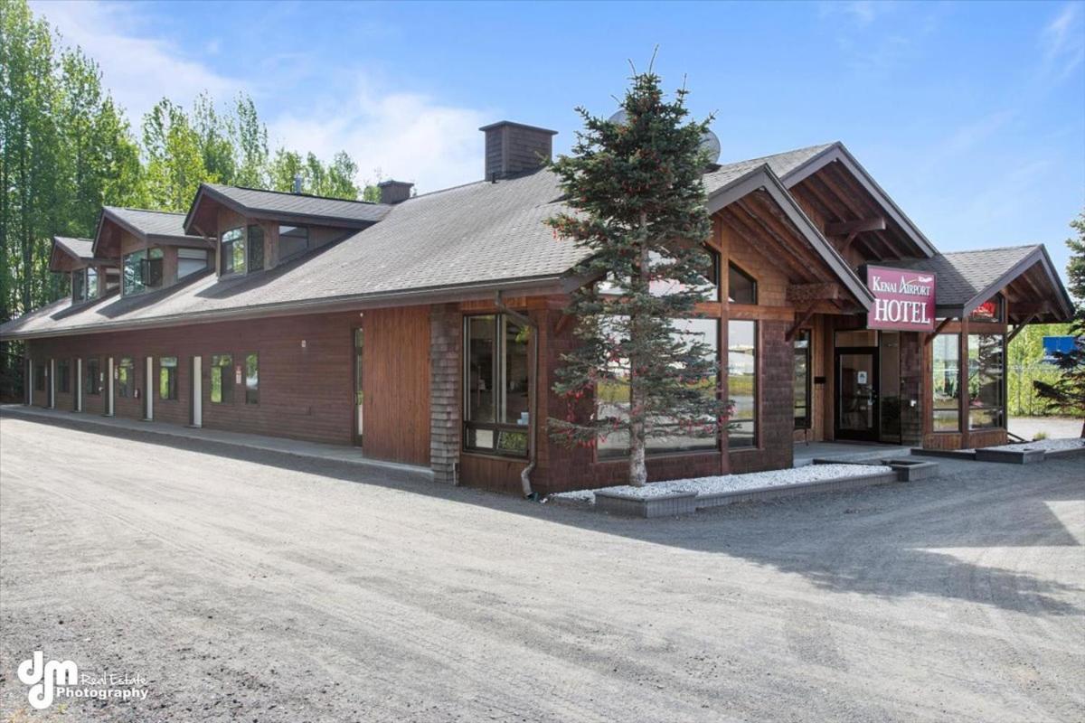 Kenai Airport Hotel - image 4