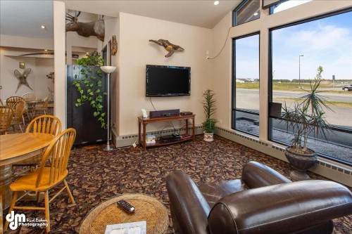 Kenai Airport Hotel - image 45