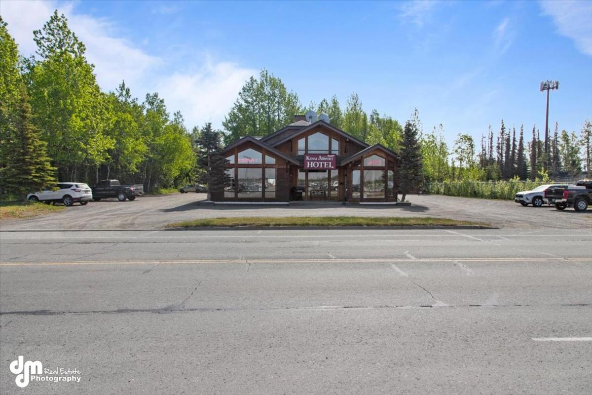 Kenai Airport Hotel - image 5