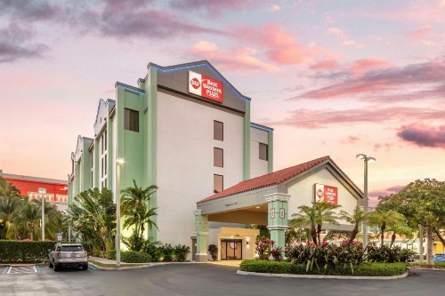 Best Western Plus Kendall Hotel & Suites - image 1