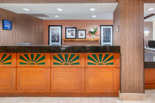 Best Western Plus Kendall Hotel & Suites - image 12