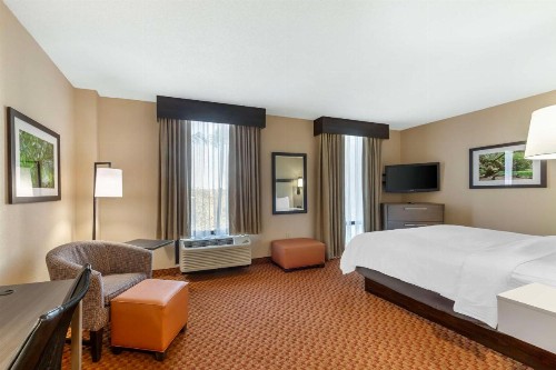 Best Western Plus Kendall Hotel & Suites - image 20