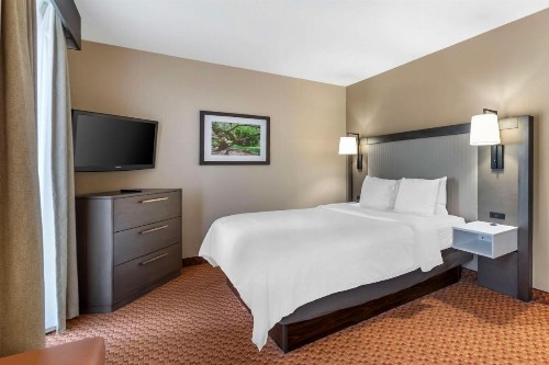 Best Western Plus Kendall Hotel & Suites - image 21