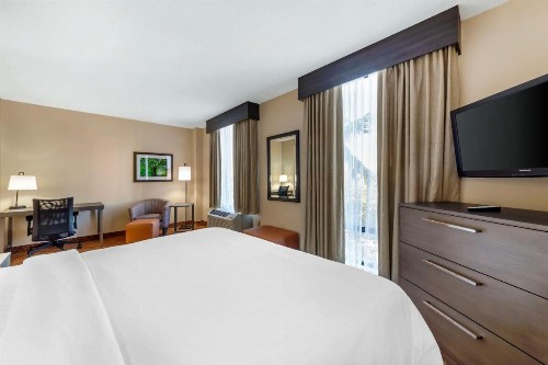 Best Western Plus Kendall Hotel & Suites - image 22