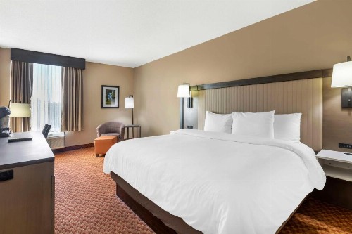 Best Western Plus Kendall Hotel & Suites - image 23