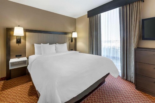 Best Western Plus Kendall Hotel & Suites - image 30