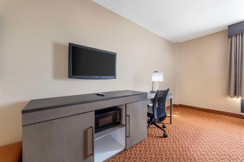 Best Western Plus Kendall Hotel & Suites - image 36