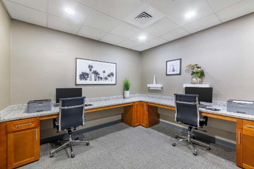 Best Western Plus Kendall Hotel & Suites - image 38