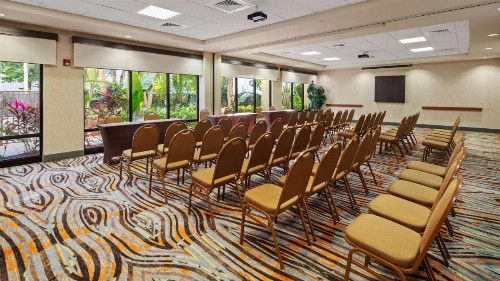 Best Western Plus Kendall Hotel & Suites - image 41