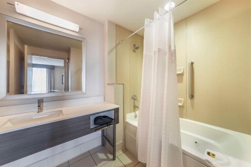 Best Western Plus Kendall Hotel & Suites - image 48