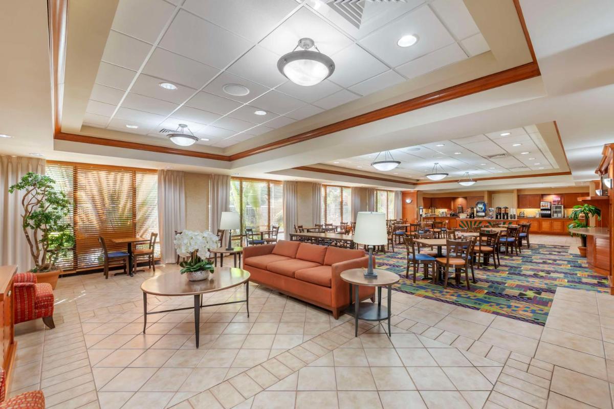 Best Western Plus Kendall Hotel & Suites - image 5