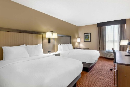 Best Western Plus Kendall Hotel & Suites - image 6