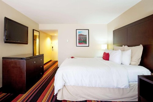 Crowne Plaza Hotel New Orleans-Airport - image 15