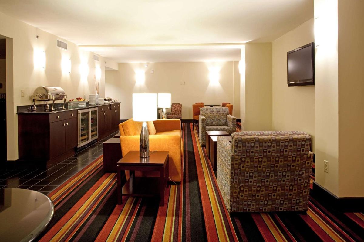 Crowne Plaza Hotel New Orleans-Airport - image 3